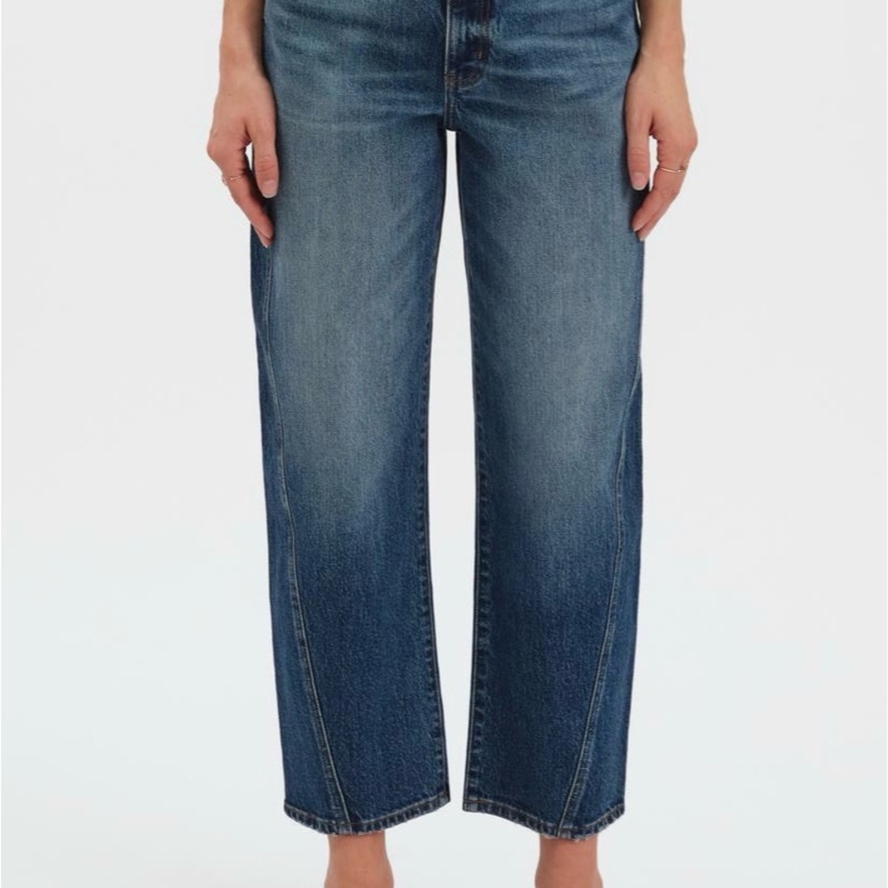 DAZE High Rise Barrel Leg Ankle Jean